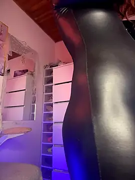 Dannaa Lovs online show from April 23, 12:29 pm