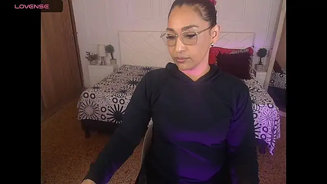 IvyShine7 online show from April 19, 7:27 pm