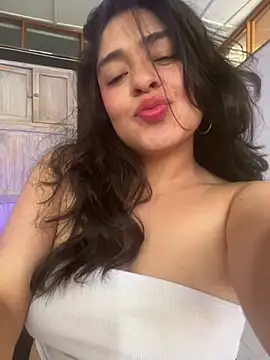 EmilyNoir1 online show from April 28, 9:29 pm