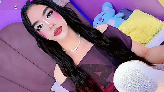 ShantyMillan online show from April 24, 1:03 pm