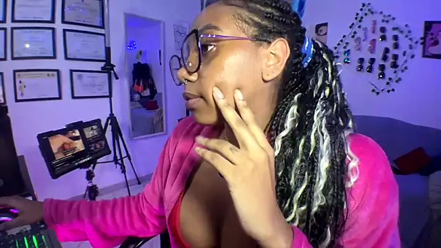 Snapshot of anasasuga chatting on September 19, 12:20 am anasasuga online show from September 19, 12:20 am