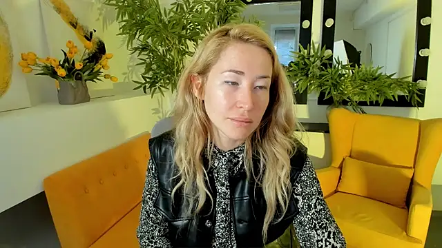 AstraMonroe online show from September 26, 5:05 am