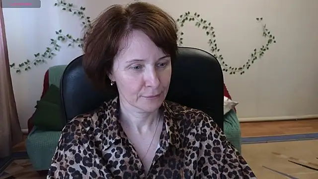 Lia Tito online show from April 25, 1:41 pm