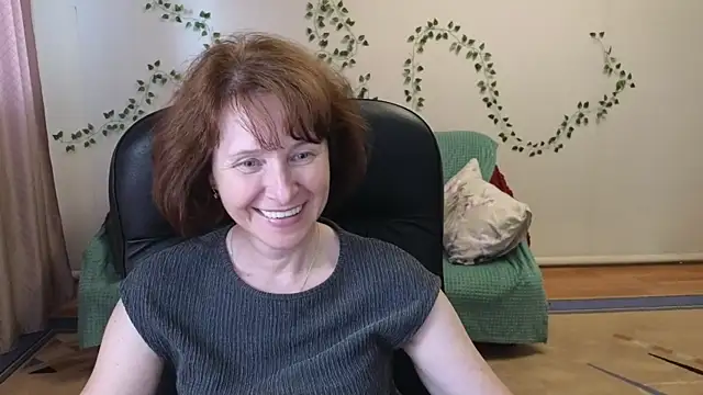Lia Tito online show from June 10, 1:32 pm