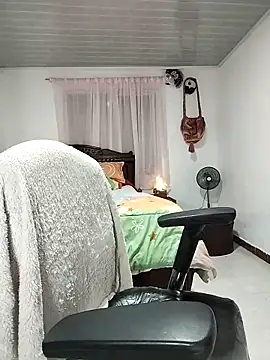Snapshot of Ivy_horse_ chatting on September 23, 2:21 am Ivy horse online show from September 23, 2:21 am