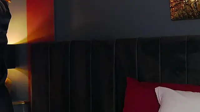 VickiSpice online show from October 17, 6:55 pm