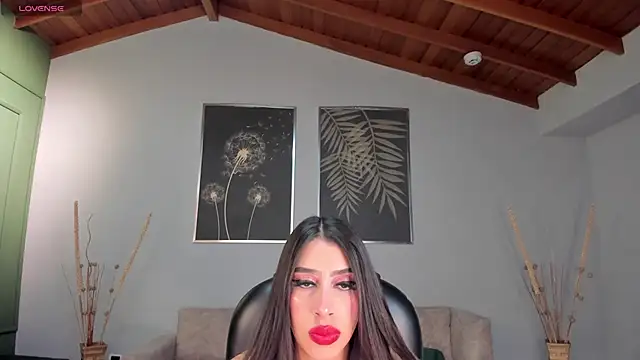 Snapshot of LeahLombardi_ chatting on September 19, 3:38 am LeahLombardi online show from September 19, 3:38 am