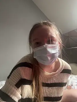 hazel wood21 online show from March 31, 4:29 pm