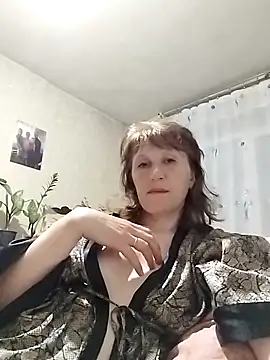 Flower2931 online show from April 1, 7:33 pm