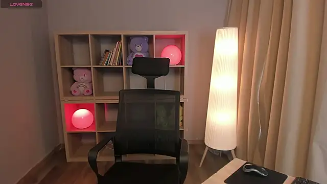 Sabrina bloom online show from April 21, 1:18 pm