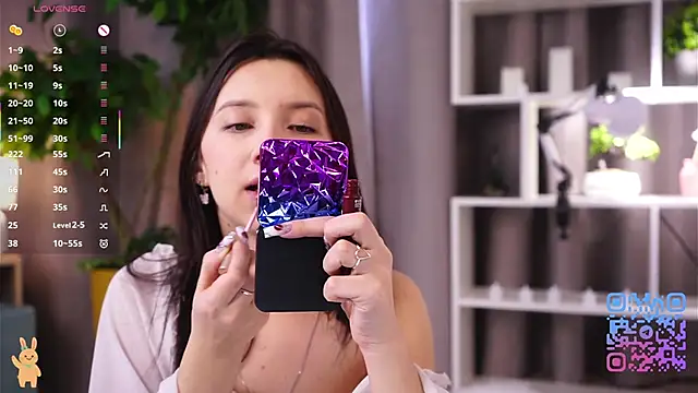 DaisyBlaze online show from February 19, 5:51 am