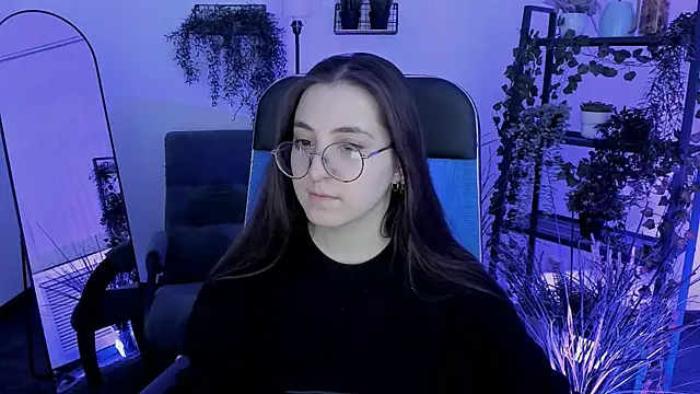 VirtuallVoyant online show from April 16, 8:08 pm