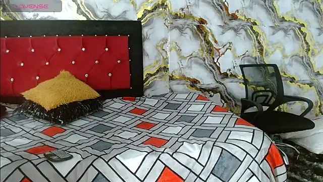 scarlethcooper99 online show from April 27, 10:29 pm