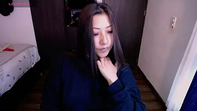 Mia 1120 online show from May 13, 2:34 pm