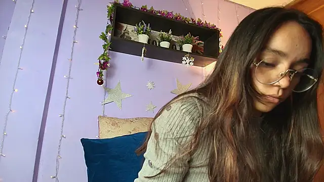 Dafne Mel online show from December 22, 6:22 pm