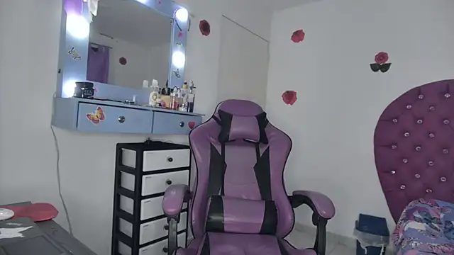 soffy rosses online show from April 24, 1:52 am