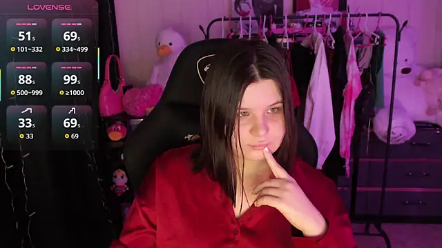 AmyVibess online show from April 25, 6:05 pm