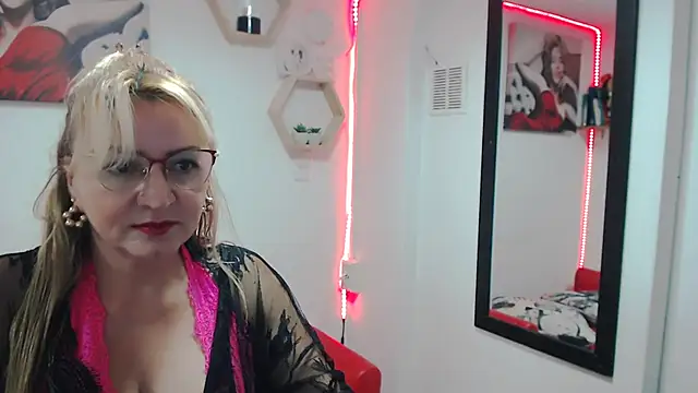 DIVAX MONSERRAT online show from November 15, 8:43 pm