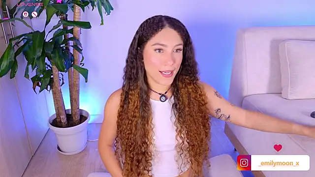 onlyemily  online show from June 7, 1:12 am
