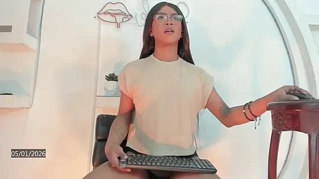 Vicky Hottman online show from January 5, 8:34 pm