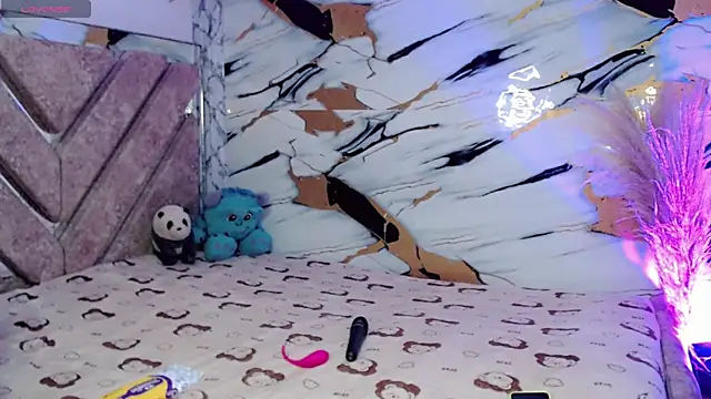 kushina uzumaki75 online show from April 18, 3:31 am