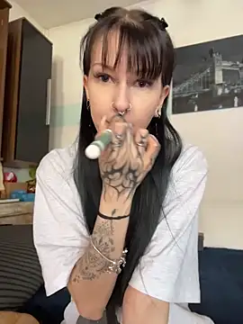 Seductively4 20 online show from June 8, 8:04 am
