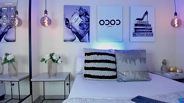 Samantha hotly online show from April 21, 3:19 pm