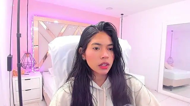 samantaa shy online show from April 22, 3:36 am