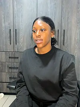 Snapshot of Spicy-Mommy chatting on October 12, 6:10 pm Spicy-Mommy online show from October 12, 6:10 pm