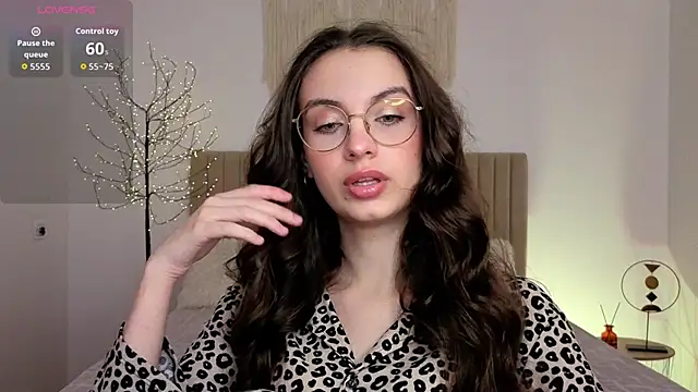 Real cutie1 online show from June 8, 1:12 pm
