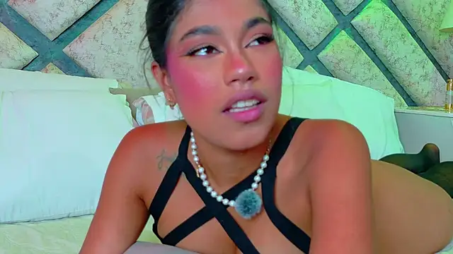 ZafiraRose online show from April 24, 8:11 pm