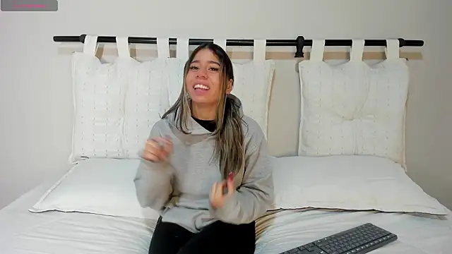 Rachell criss online show from January 15, 4:18 am