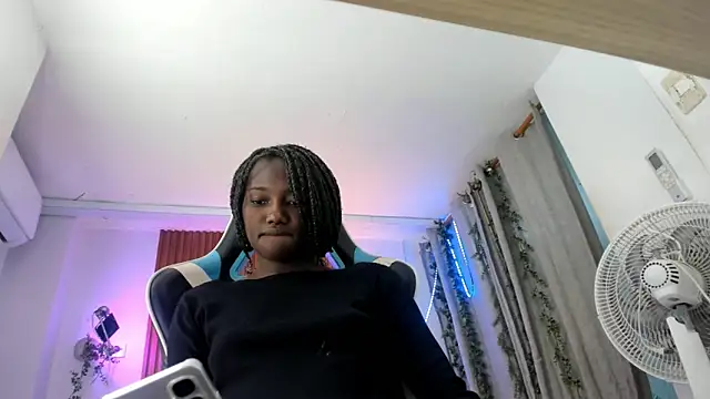 Evaa 18 online show from December 2, 5:48 pm