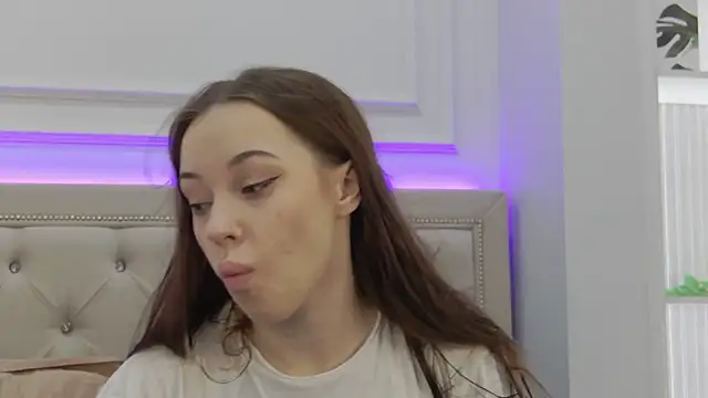 ZoeyNeal online show from March 13, 1:56 pm