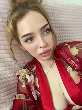 Hannah xBaby online show from July 9, 12:40 pm