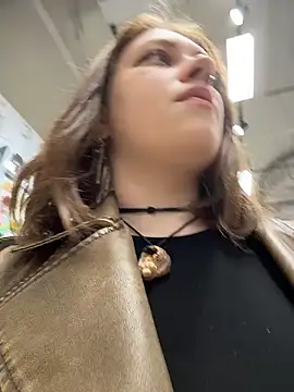 lucy-joy online show from April 25, 8:39 am