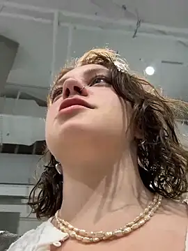 lucy-joy online show from September 9, 11:32 am