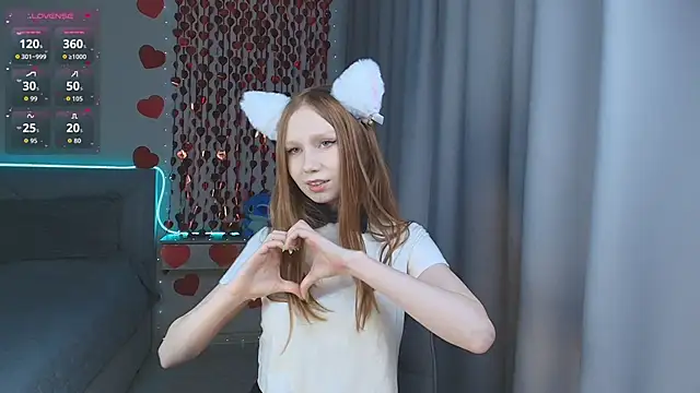 FoxyMira online show from February 9, 3:25 pm