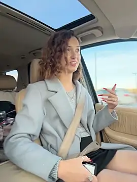 DollyTall online show from November 22, 10:40 am