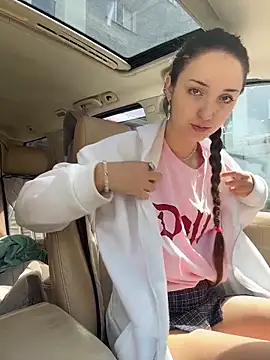 DollyTall online show from April 21, 6:31 am