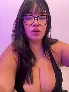 Emily Taylor2 online show from April 25, 2:03 am