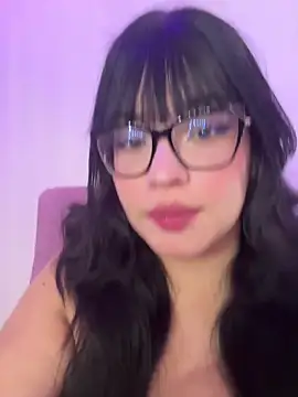 Emily Taylor2 online show from May 9, 2:02 am