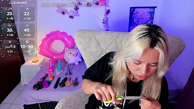 Nataliahenao69 online show from July 2, 4:07 am