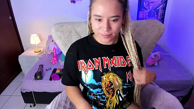 Nataliahenao69 online show from July 30, 8:21 pm
