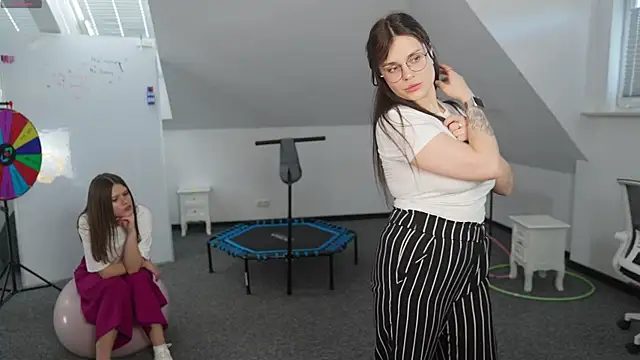 VivianSweet  online show from April 23, 12:29 pm