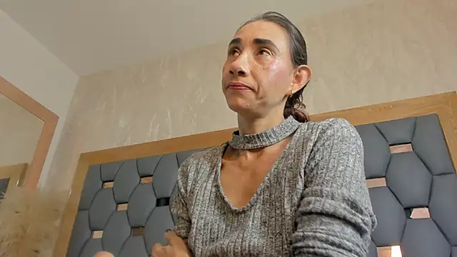 crystal sm online show from October 12, 3:31 am