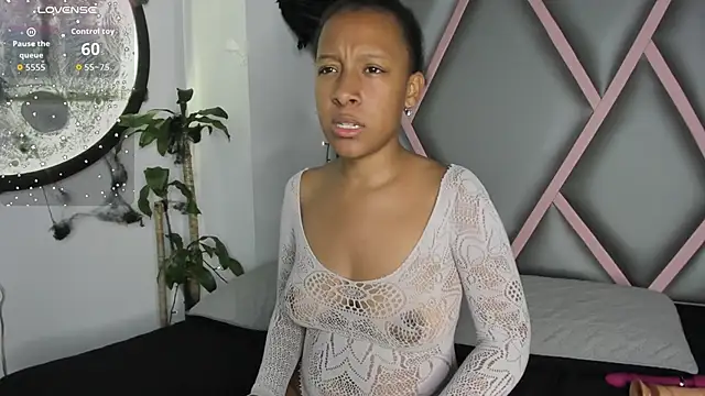 Euphoria 07 online show from November 7, 3:45 am