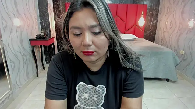 LatinaHoleQueen online show from April 13, 2:40 pm