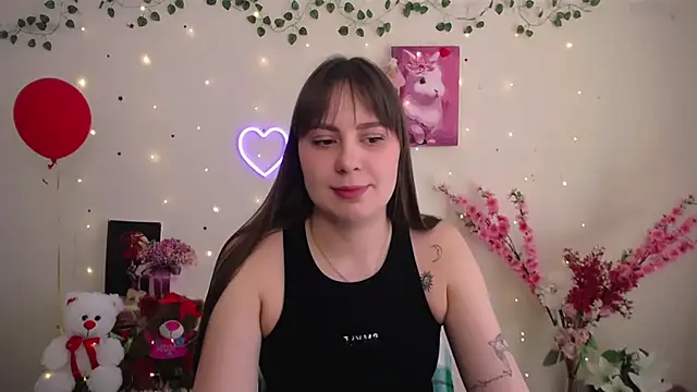 Amanda Bright  online show from April 27, 9:50 am