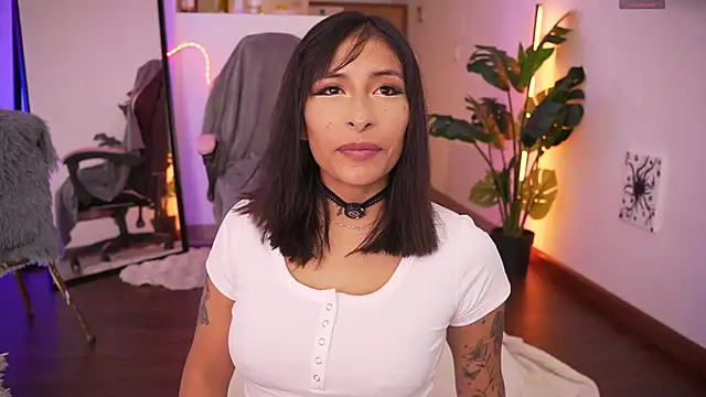 AnnieCouperr online show from April 25, 9:56 pm